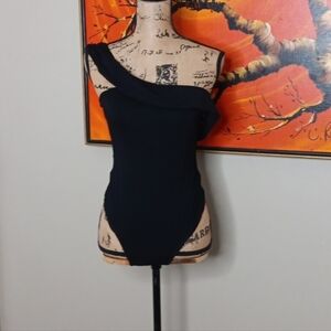 Lovers + Friends One Shoulder Sleeveless Black Bodysuit Size M